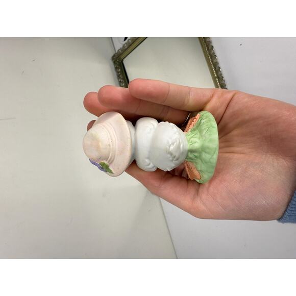 Adorable Vintage Easter Girl Duck Figurine with Hat, Porcelain, Spring Duck - Picture 3 of 10